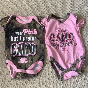 2 mossy oak onesies
